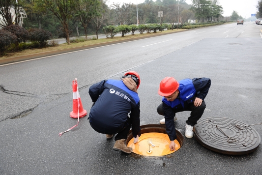 智能升级：电子锁井盖如何守护智慧城市的脉络安全